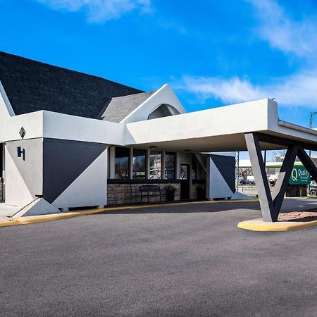 Quality Inn & Suites Near I-480 And I-29 Council Bluffs Exterior foto