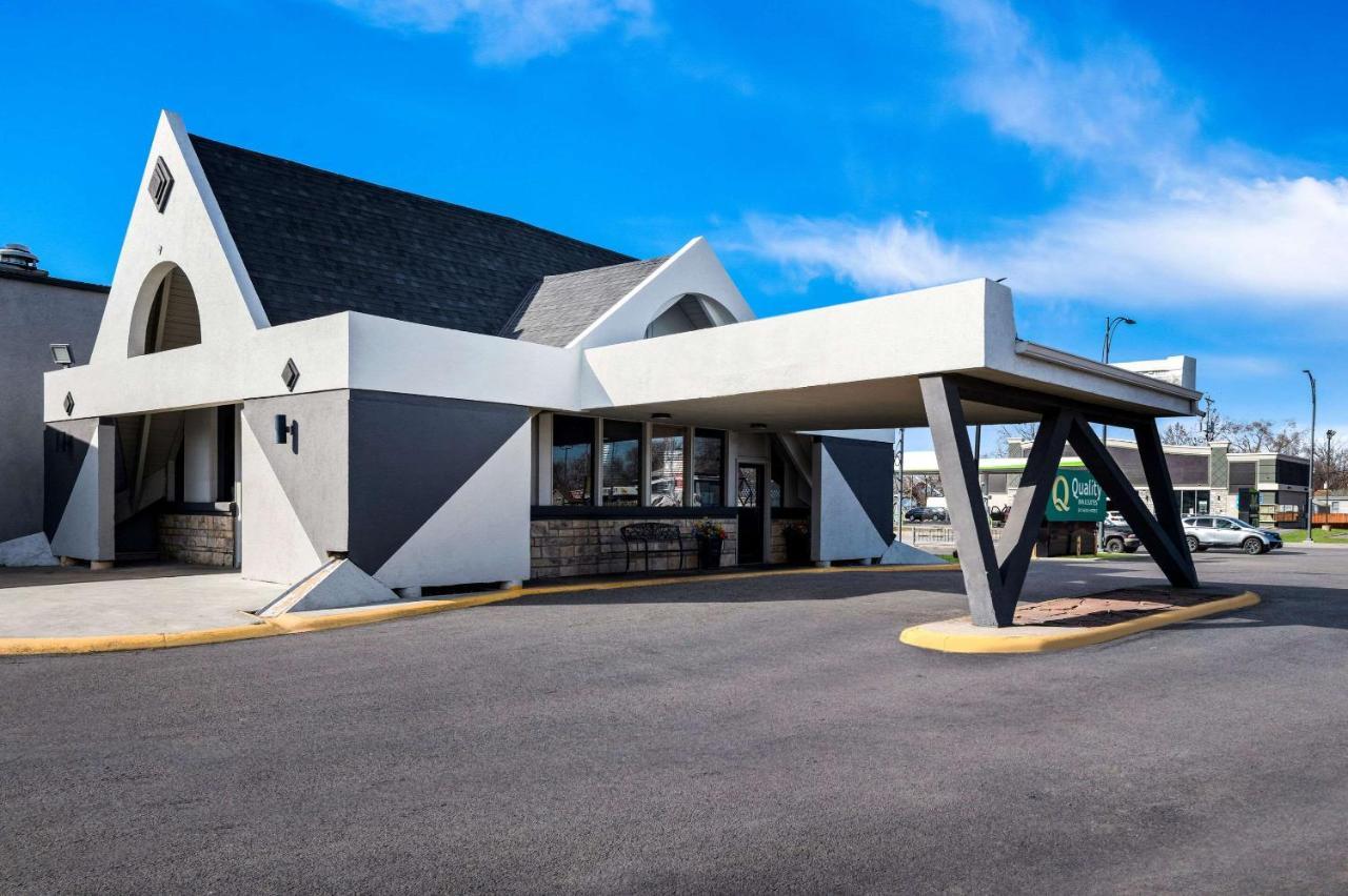Quality Inn & Suites Near I-480 And I-29 Council Bluffs Exterior foto