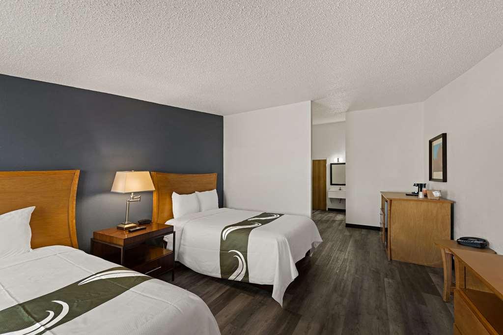 Quality Inn & Suites Near I-480 And I-29 Council Bluffs Zimmer foto