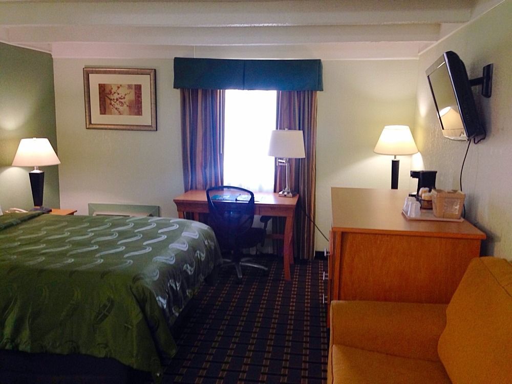 Quality Inn & Suites Near I-480 And I-29 Council Bluffs Exterior foto