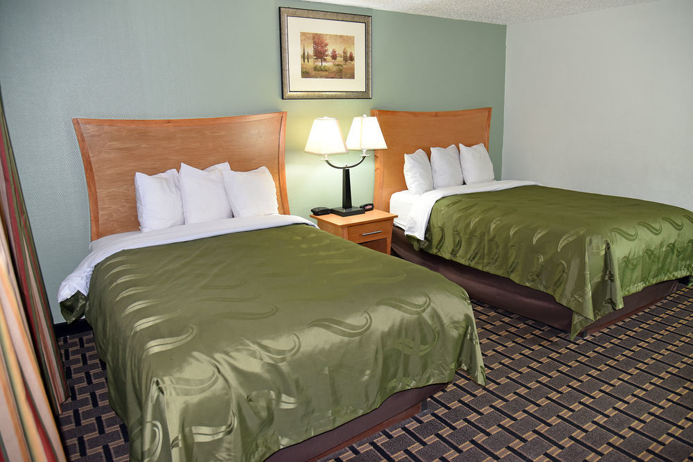 Quality Inn & Suites Near I-480 And I-29 Council Bluffs Exterior foto