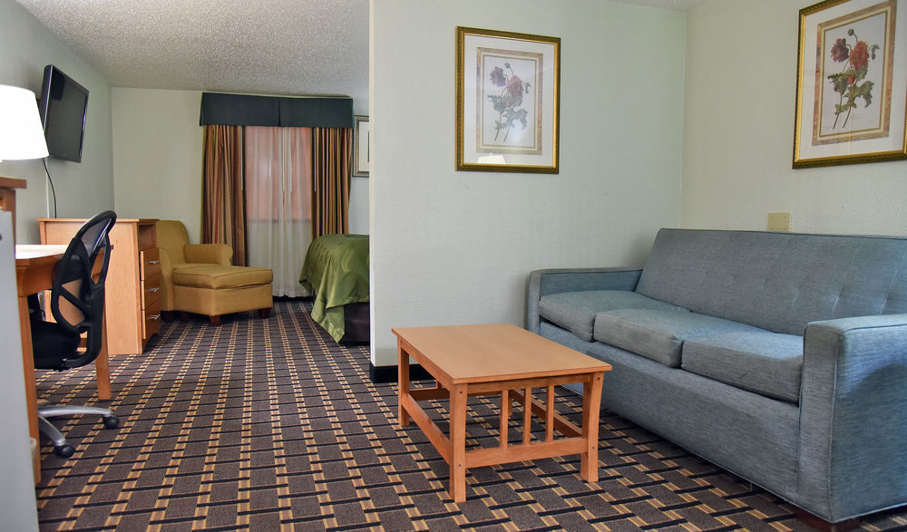 Quality Inn & Suites Near I-480 And I-29 Council Bluffs Exterior foto