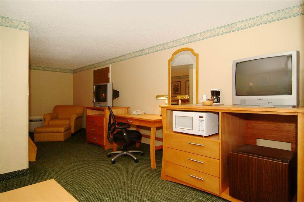 Quality Inn & Suites Near I-480 And I-29 Council Bluffs Exterior foto