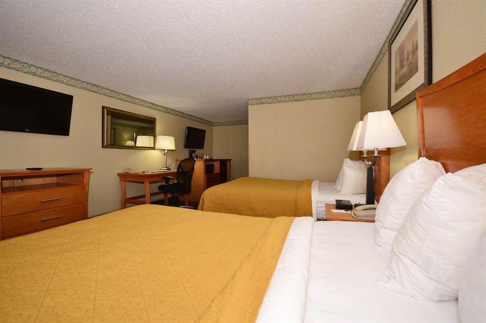 Quality Inn & Suites Near I-480 And I-29 Council Bluffs Zimmer foto